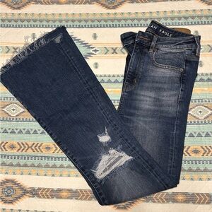 American Eagle Outfitters Women's Blue Distressed Jeans